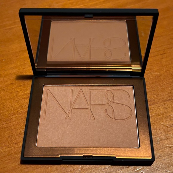 NARS Laguna Bronzing Powder - Picture 6 of 16